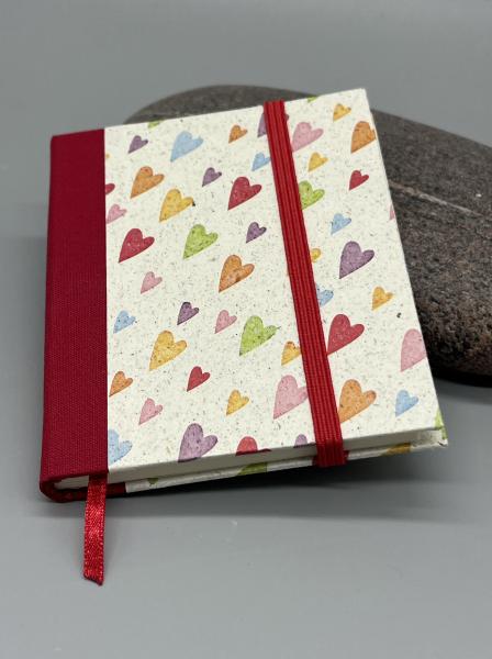 Buch Leinenrücken Herzen Gummiband handgebunden Notizen rot